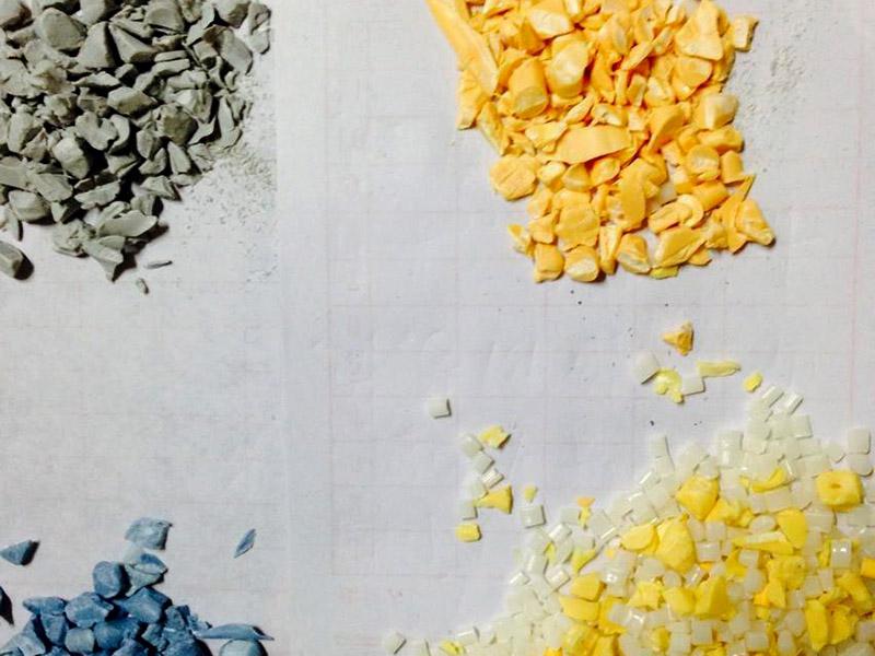 現(xiàn)貨供應(yīng)雜色ABS。PP,  PC/ABS,  PC等各色水口